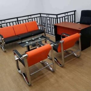 Salon d’attente moderne composé à 5 places pour les terrasses et bureaux