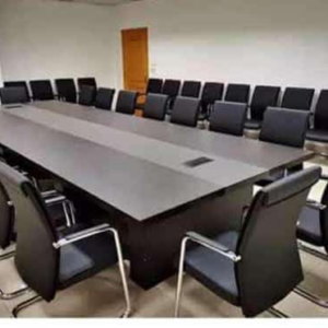 Table de réunion de 16 à 18 personnes