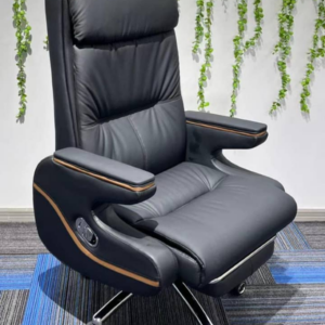 Fauteuil directeur VIP en véritable cuir avec têtière incorporé reposant sur 5 branches en acier glissant